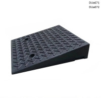 Rampă de cauciuc pentru borduri și praguri – acces pentru scaune cu rotile și mașini DUa671 / DUa672 - Sellzone.bg Rampă de cauciuc pentru borduri și praguri – acces pentru scaune cu rotile și mașini DUa671 / DUa672